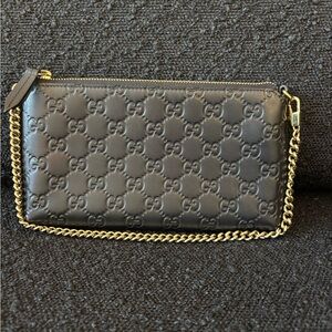 Gucci Black Guccissima leather wristlet/wallet on chain